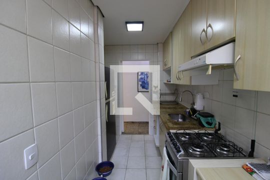 Cozinha de apartamento para alugar com 2 quartos, 75m² em Jardim Paraíso, São Paulo