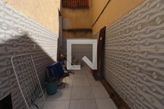 Área de Serviço de casa de condomínio para alugar com 3 quartos, 97m² em Rio do Ouro, São Gonçalo
