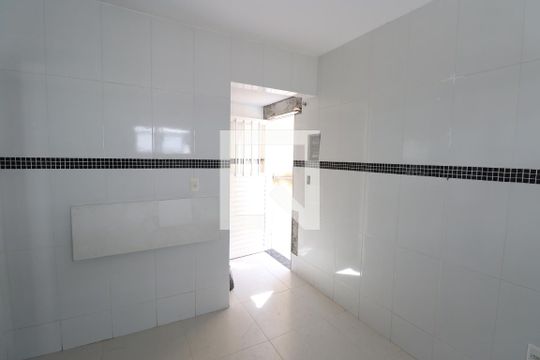 Cozinha de casa de condomínio para alugar com 3 quartos, 97m² em Rio do Ouro, São Gonçalo