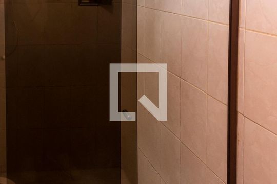 Banheiro Social de apartamento para alugar com 2 quartos, 65m² em Taquara, Rio de Janeiro