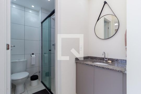 Banheiro de apartamento para alugar com 2 quartos, 35m² em Canindé, São Paulo