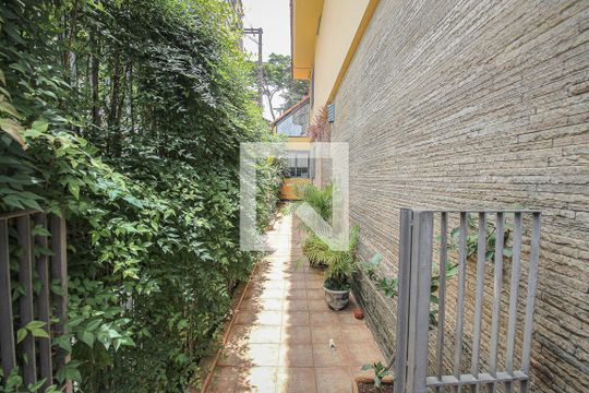 Jardim de casa para alugar com 5 quartos, 290m² em Vila Mariana, São Paulo