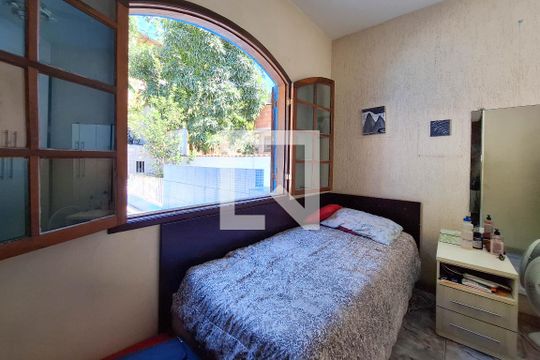 Quarto de casa à venda com 3 quartos, 300m² em Fonseca, Niterói