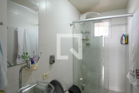 Banheiro de apartamento para alugar com 2 quartos, 55m² em Vila Vermelha, São Paulo