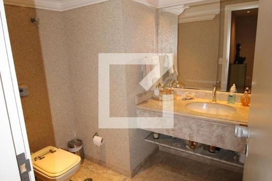 Lavabo de apartamento para alugar com 4 quartos, 500m² em Vila Suzana, São Paulo
