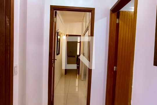 Corredor de apartamento para alugar com 3 quartos, 132m² em Copacabana, Rio de Janeiro