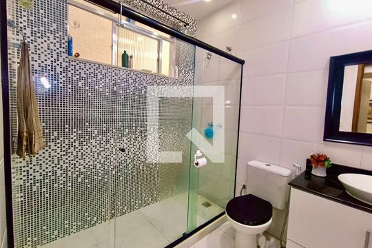 Suíte banheiro de apartamento para alugar com 3 quartos, 132m² em Copacabana, Rio de Janeiro