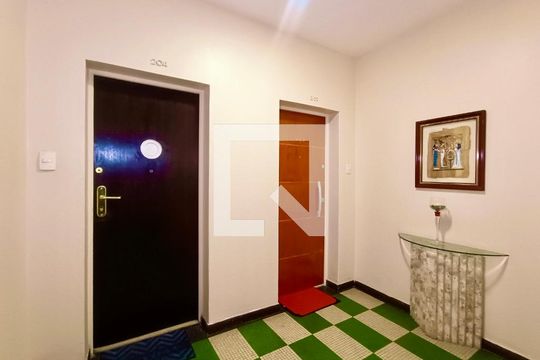 Hall de apartamento para alugar com 3 quartos, 132m² em Copacabana, Rio de Janeiro