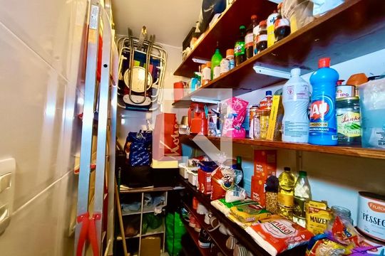 Dispensa de apartamento para alugar com 3 quartos, 132m² em Copacabana, Rio de Janeiro