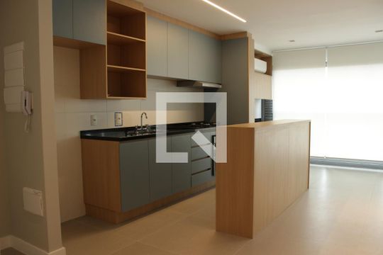 Cozinha de apartamento para alugar com 1 quarto, 50m² em Jardim Vera Cruz, São Paulo