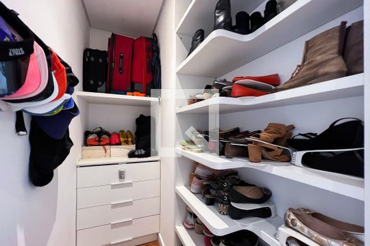 Closet de apartamento à venda com 3 quartos, 125m² em Itaim Bibi, São Paulo