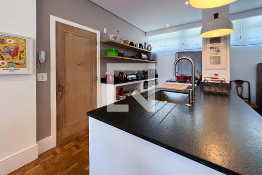Cozinha de apartamento à venda com 3 quartos, 125m² em Itaim Bibi, São Paulo