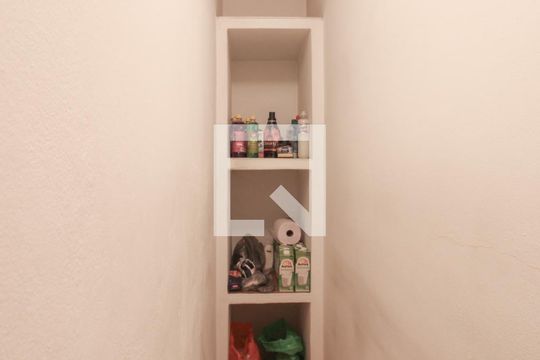 Despensa de casa à venda com 5 quartos, 298m² em Barra Funda, São Paulo