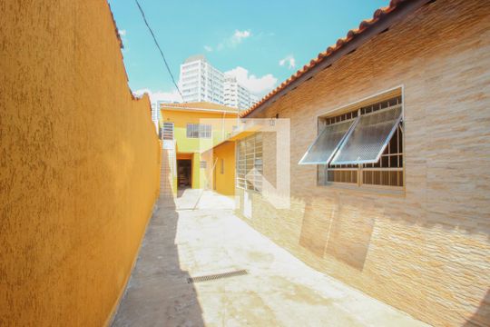 Quintal de casa à venda com 5 quartos, 298m² em Barra Funda, São Paulo