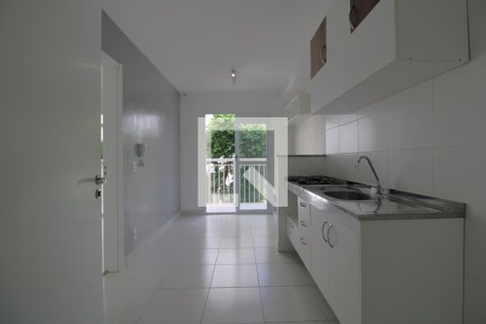 Cozinha de apartamento para alugar com 1 quarto, 28m² em Cidade Ademar, São Paulo