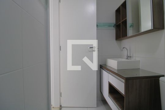 Banheiro de apartamento para alugar com 1 quarto, 28m² em Cidade Ademar, São Paulo