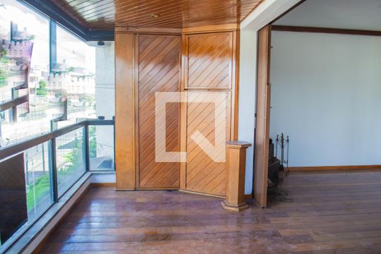 Sala de apartamento à venda com 4 quartos, 123m² em Medianeira, Porto Alegre