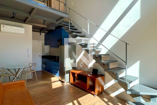 Sala de apartamento para alugar com 1 quarto, 42m² em Jardim das Bandeiras, São Paulo
