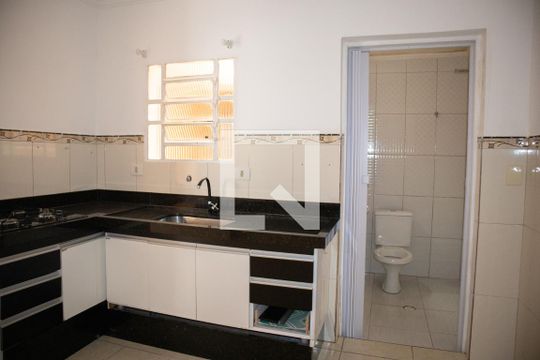 Cozinha 1 de casa à venda com 3 quartos, 330m² em Jardim Brasil (zona Norte), São Paulo
