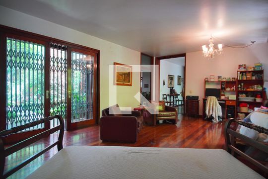 Sala  de casa à venda com 5 quartos, 591m² em Boa Vista, Porto Alegre