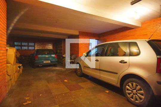Garagem  de casa à venda com 5 quartos, 591m² em Boa Vista, Porto Alegre
