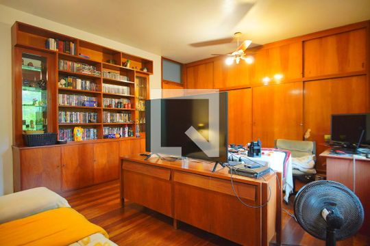 Quarto 2 de casa à venda com 5 quartos, 591m² em Boa Vista, Porto Alegre