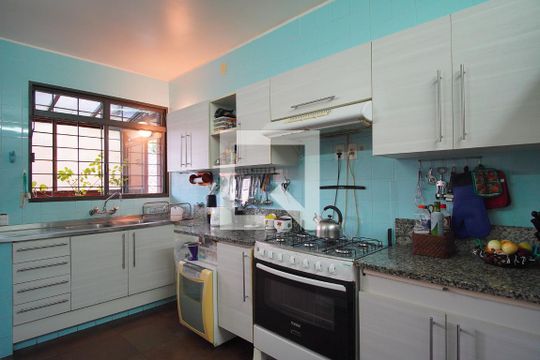 Cozinha  de casa à venda com 5 quartos, 591m² em Boa Vista, Porto Alegre