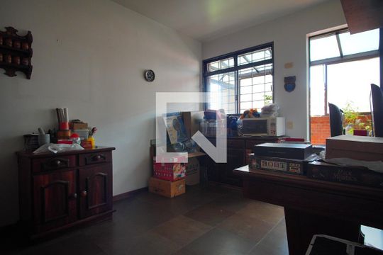 Escritório  de casa à venda com 5 quartos, 591m² em Boa Vista, Porto Alegre