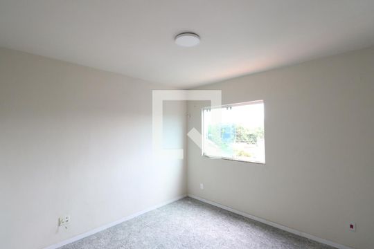 Quarto 1 de apartamento para alugar com 2 quartos, 52m² em Galo Branco, São Gonçalo