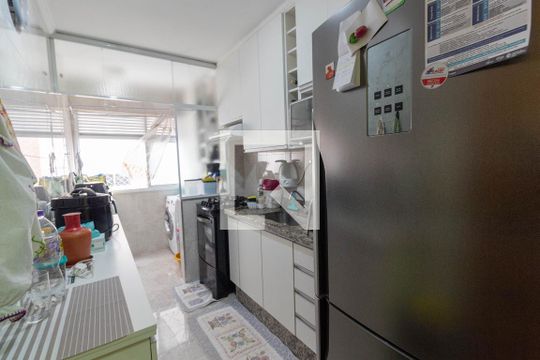 Cozinha de apartamento à venda com 2 quartos, 51m² em Vila Pierina, São Paulo