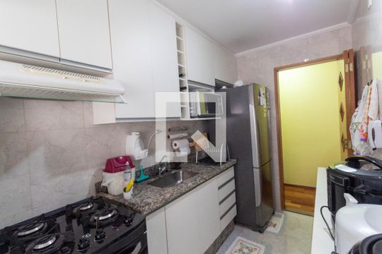 Cozinha de apartamento à venda com 2 quartos, 51m² em Vila Pierina, São Paulo