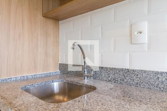 Cozinha de apartamento para alugar com 1 quarto, 29m² em Pinheiros, São Paulo