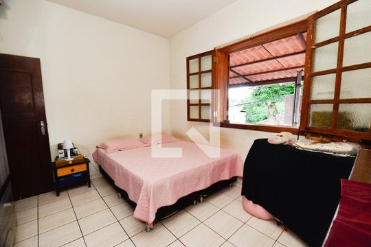 Quarto1/suite de casa à venda com 4 quartos, 320m² em Sagrada Família, Belo Horizonte