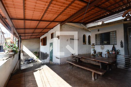 Garagem de casa à venda com 4 quartos, 320m² em Sagrada Família, Belo Horizonte
