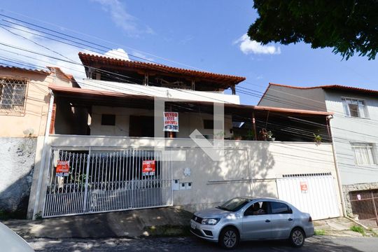 Fachada da casa de casa à venda com 4 quartos, 320m² em Sagrada Família, Belo Horizonte