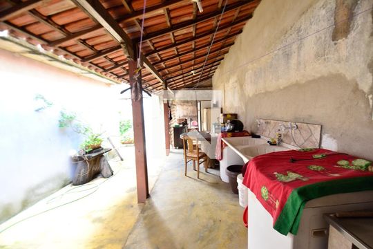 Area de serviço de casa à venda com 4 quartos, 320m² em Sagrada Família, Belo Horizonte