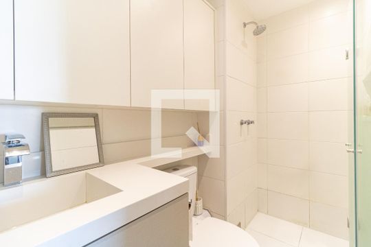 Banheiro da Suíte de apartamento para alugar com 2 quartos, 55m² em Vila Dom Pedro I, São Paulo