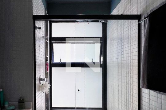 Banheiro de apartamento para alugar com 1 quarto, 41m² em Indianópolis, São Paulo