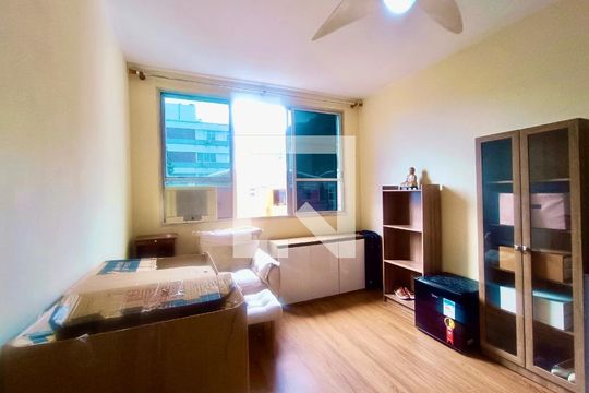 Quarto 1 de apartamento à venda com 3 quartos, 75m² em Jardim Botânico, Rio de Janeiro