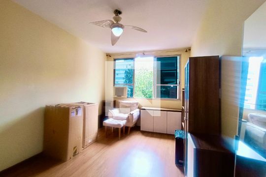 Quarto 1 de apartamento à venda com 3 quartos, 75m² em Jardim Botânico, Rio de Janeiro