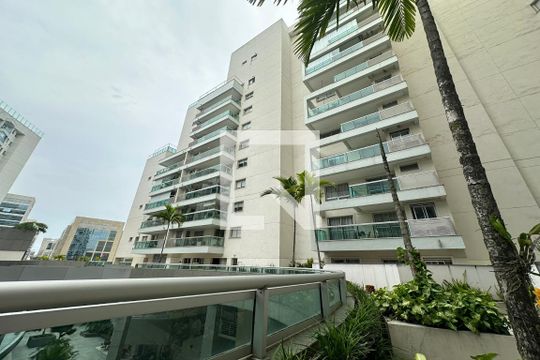 Fachada  de apartamento à venda com 2 quartos, 88m² em Jacarepaguá, Rio de Janeiro