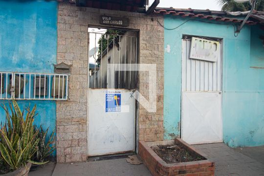 Fachada de casa para alugar com 1 quarto, 40m² em Campo Grande, Rio de Janeiro