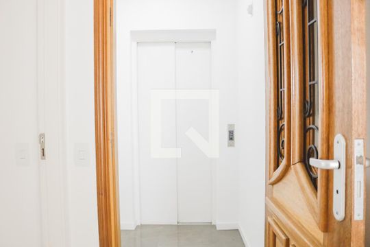 Entrada de apartamento à venda com 3 quartos, 110m² em Vila Guilherme, São Paulo