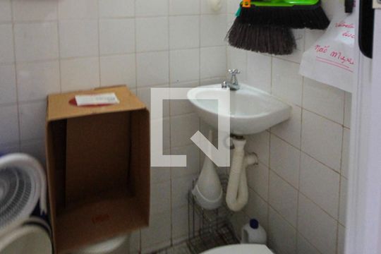 Banheiro de serviço de apartamento à venda com 2 quartos, 100m² em Quinta da Paineira, São Paulo