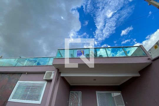 Placa de casa para alugar com 1 quarto, 210m² em Taguatinga Norte (taguatinga), Brasília