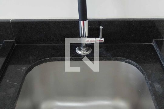 Cozinha de apartamento para alugar com 1 quarto, 25m² em Bonfim, Osasco