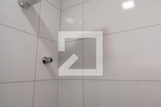 Banheiro de apartamento à venda com 1 quarto, 24m² em Cidade Universitária, Campinas