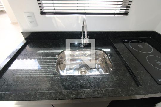Cozinha de kitnet/studio à venda com 1 quarto, 24m² em Cidade Universitária, Campinas