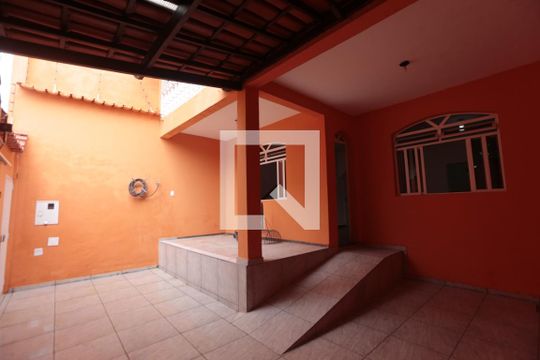 Garagem de casa à venda com 3 quartos, 167m² em Diamante (barreiro), Belo Horizonte