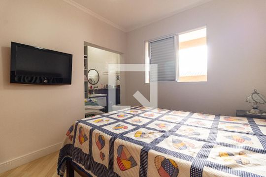 Suíte da Casa 1 de casa à venda com 4 quartos, 300m² em Jardim Vergueiro (sacomã), São Paulo